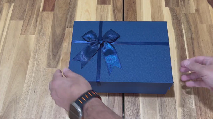 GB-128, Finance Company Holiday Gift with Branded Tech Portfolio for Bank Employees, Advisors and VIP Clients Gift Box